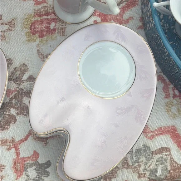 Elegant Vintage Pink & Gold Teacup and Saucer Set. Set of 8. Designed by Yedi. - Picture 3 of 8